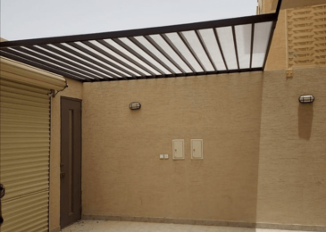 مظلات وسواتر في نجران